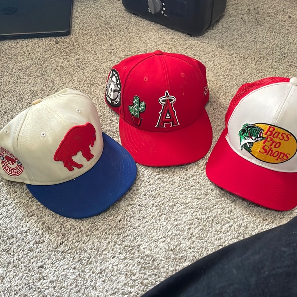 3 hats for 25 🕸️